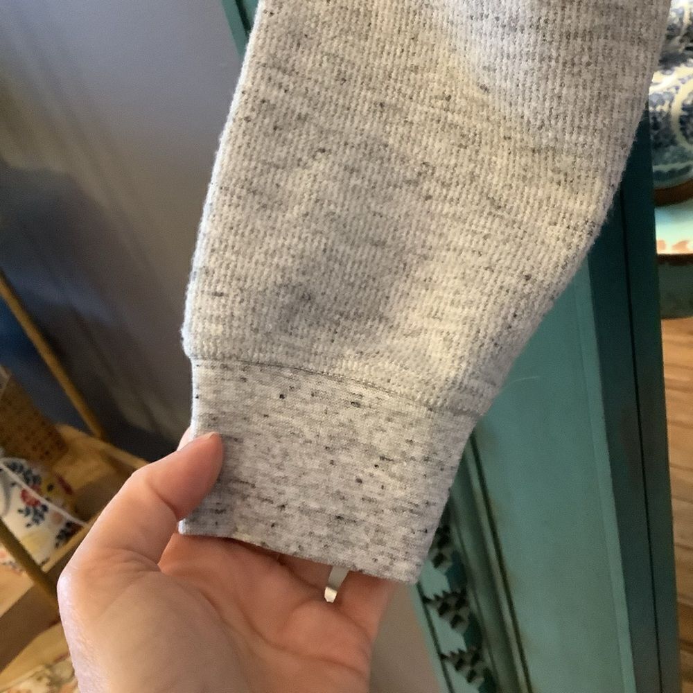 New! 🤩 Free Assembly Shawl Collared Sweater - Picture 5 of 7